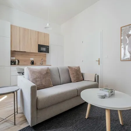 Letna Residence By Blueground