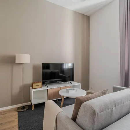 Blueground Holesovice View Nr Vltava Prg-53 شقة