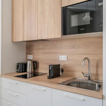 Blueground Holesovice View Nr Vltava Prg-53 شقة