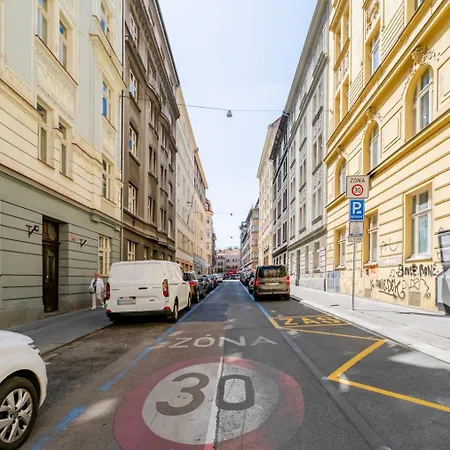 شقة Blueground Holesovice View Nr Vltava Prg-53 براغ