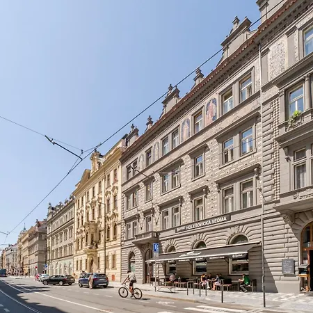 Blueground Holesovice View Nr Vltava Prg-53