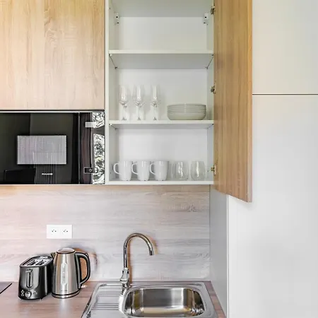 Letna Residence By Blueground דירה