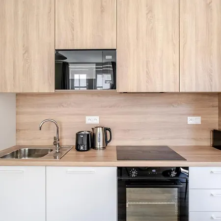 Letna Residence By Blueground *