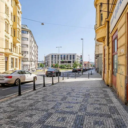Blueground Holesovice View Nr Vltava Prg-53 Apartment Prag